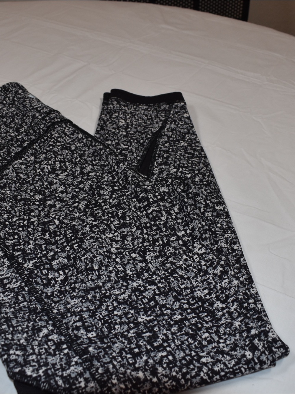 Lululemon black & white floral leggings